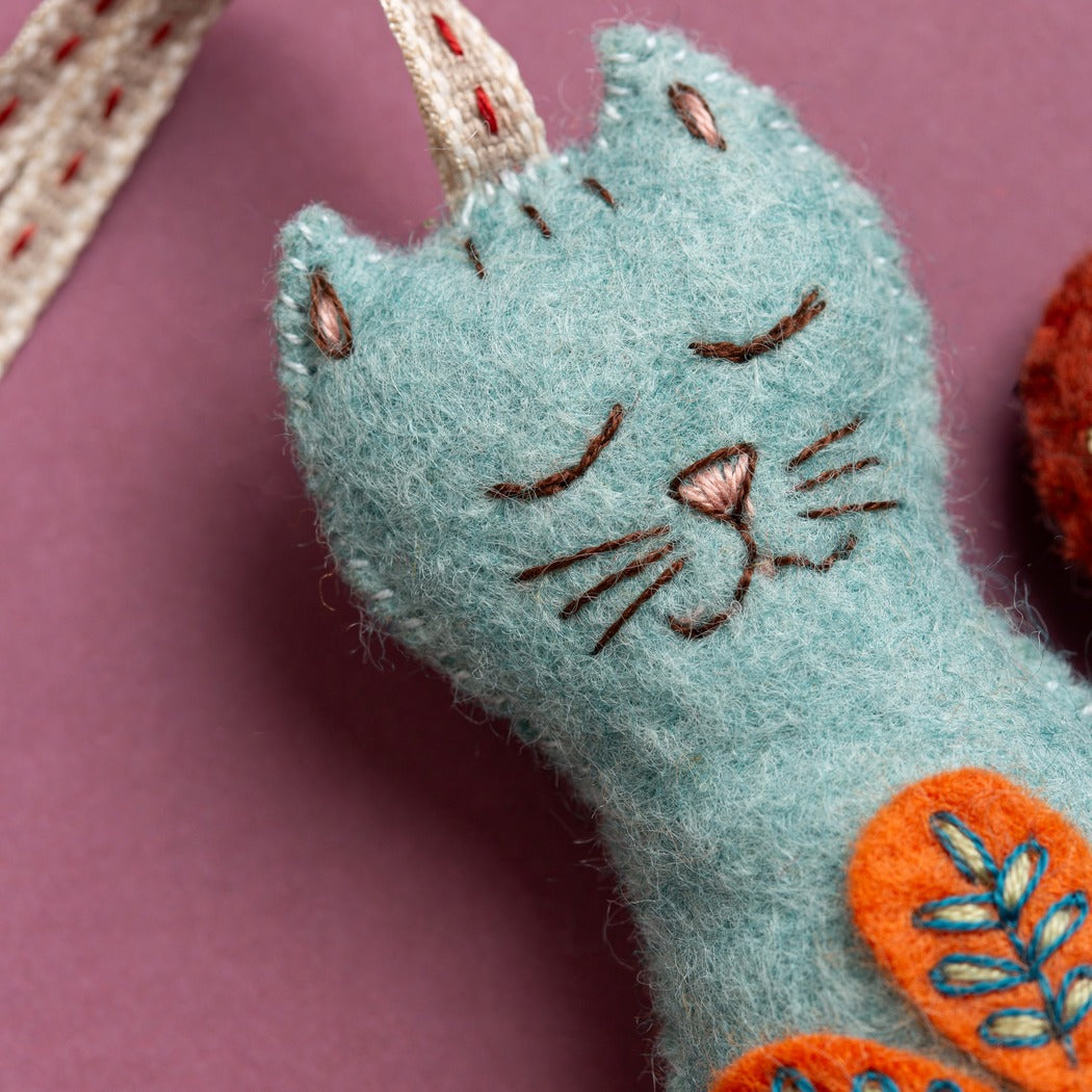 Folk Cat Felt Embroidery Craft Kit