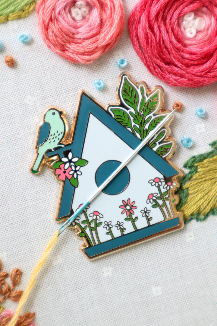 Birdhouse Enamel Needle Minder