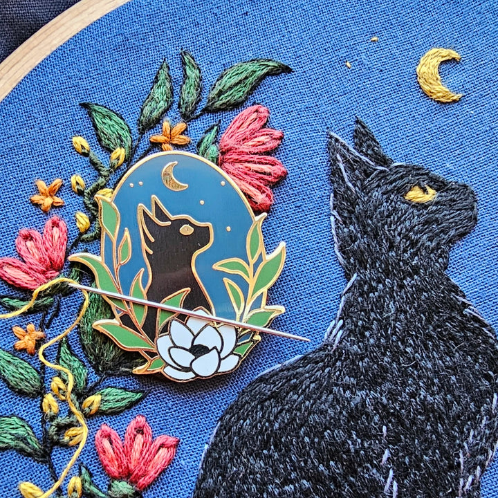 Black Cat & Moon Enamel Needle Minder