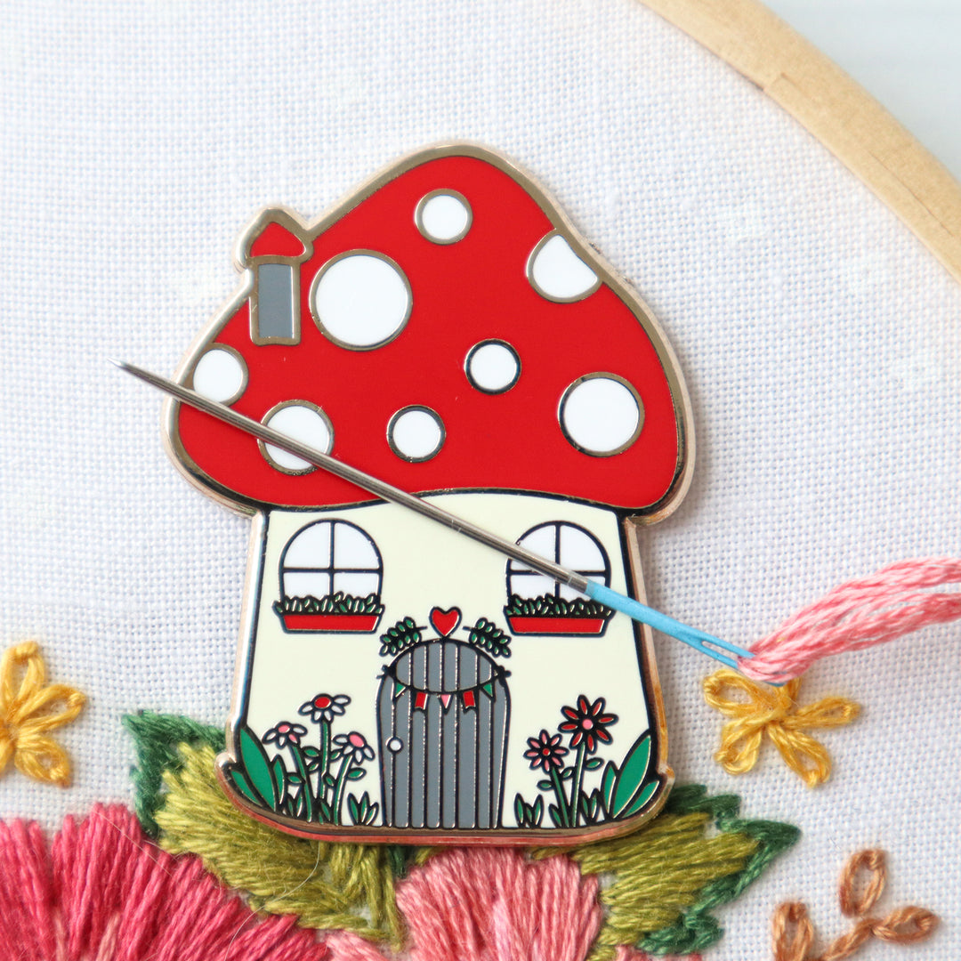 Woodland Mushroom House Enamel Needle Minder