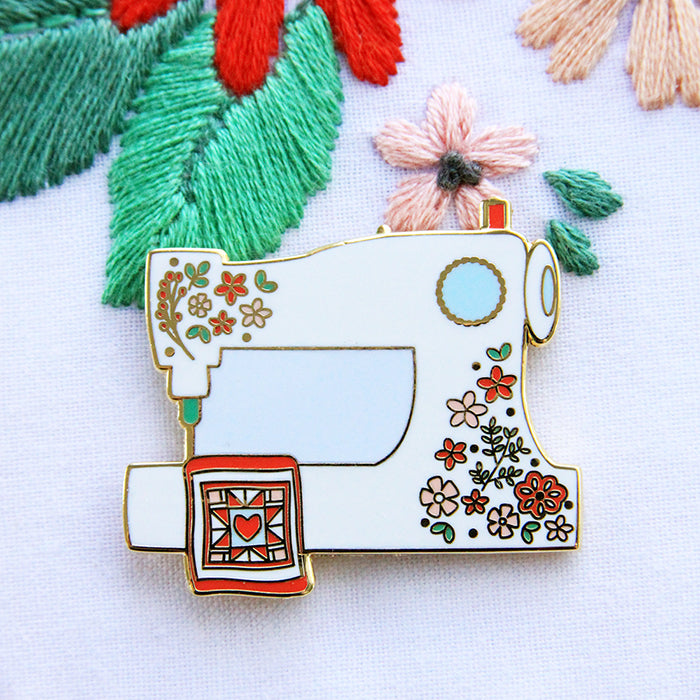 Vintage Sewing Machine Enamel Needle Minder