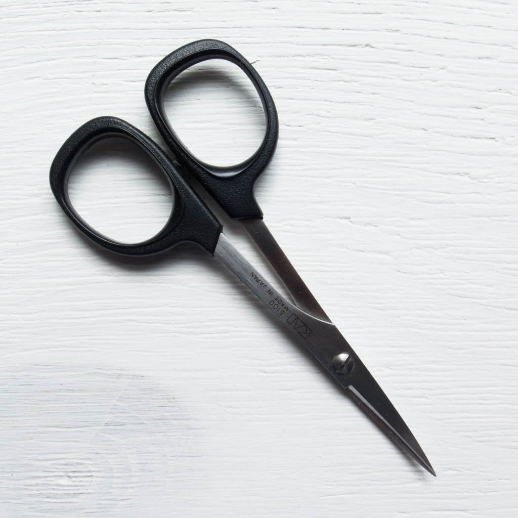 Kai 4 inch curved embroidery scissors