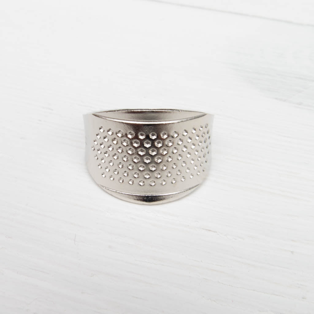 1pc Stainless Steel Yarn Threader Finger Ring, Thread Thimble