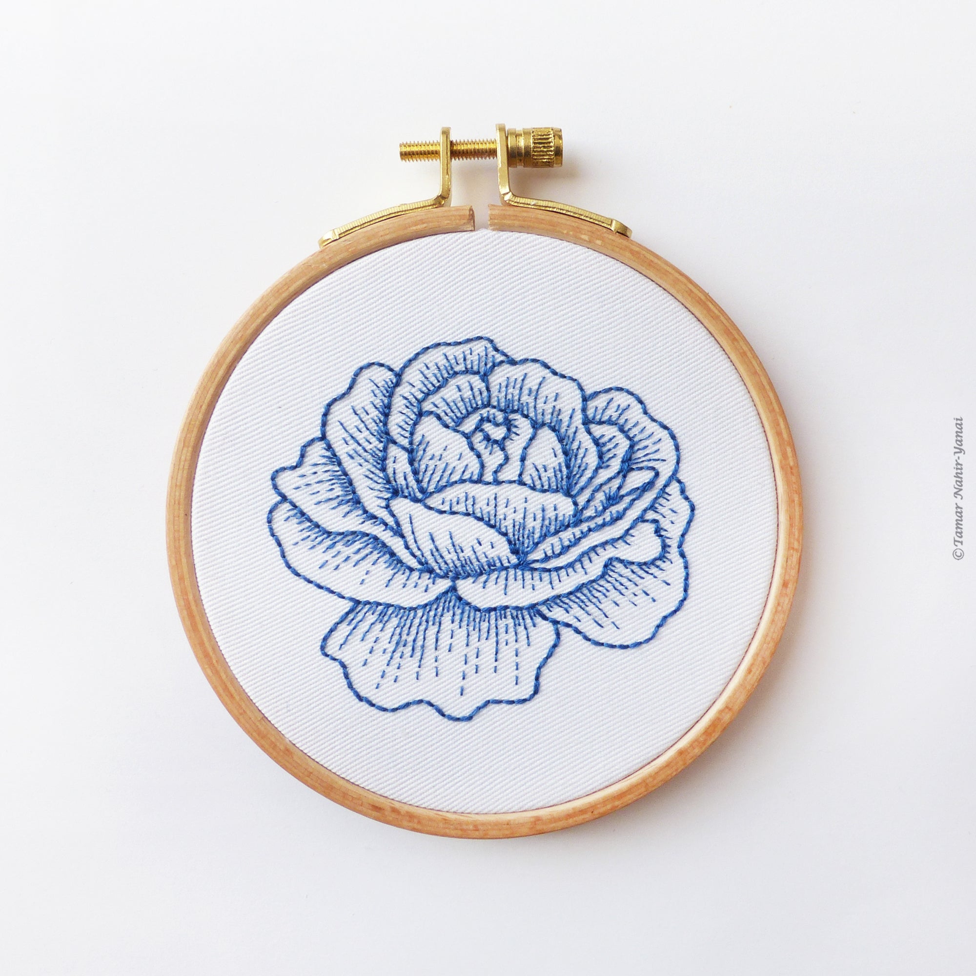hand embroidery rose - amazing hand embroidery designs of a beautiful rose  flower 